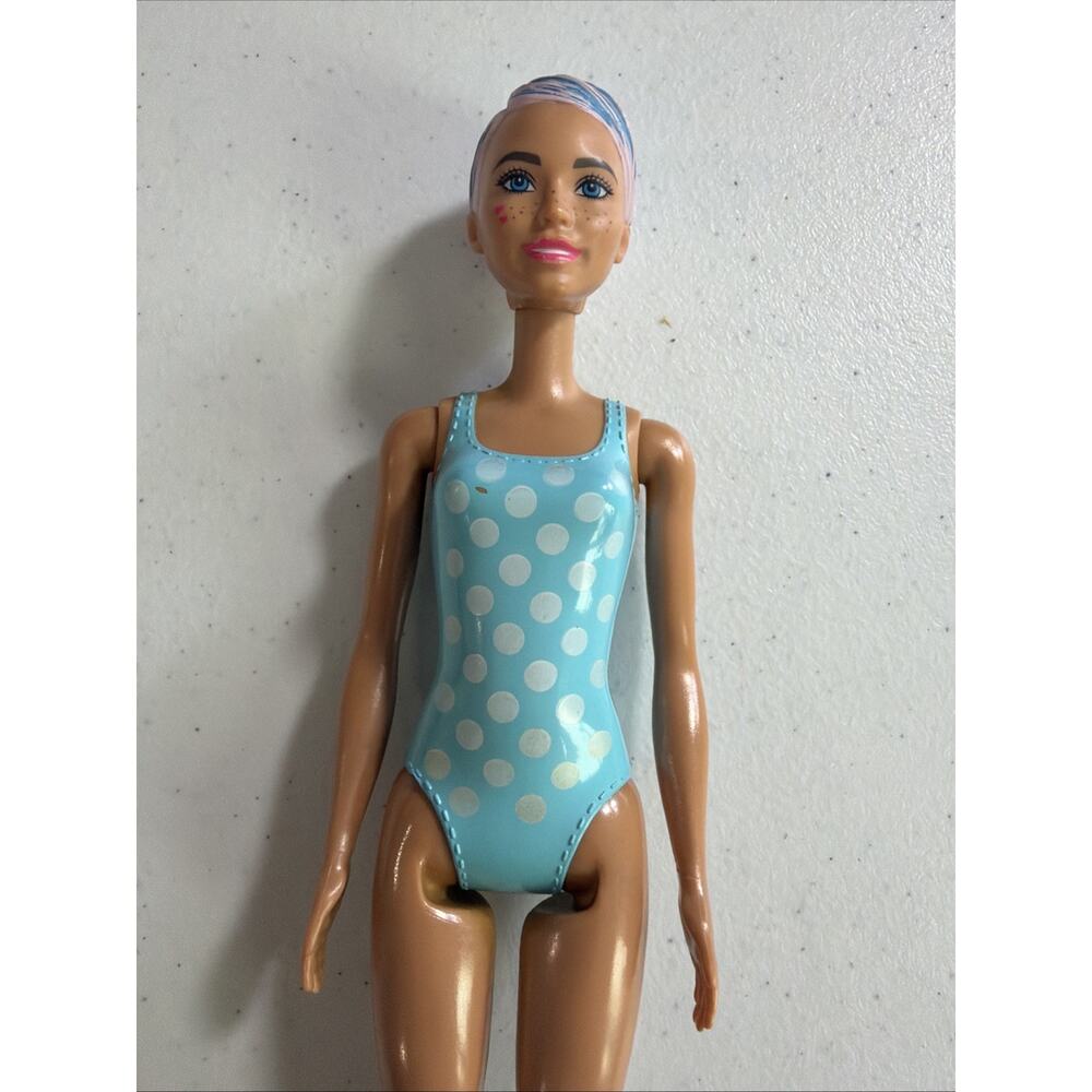 Barbie Mattel Doll 2019 Color Reveal Freckles Hearts - Picture 3 of 6